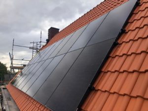 Full black zonnepanelen